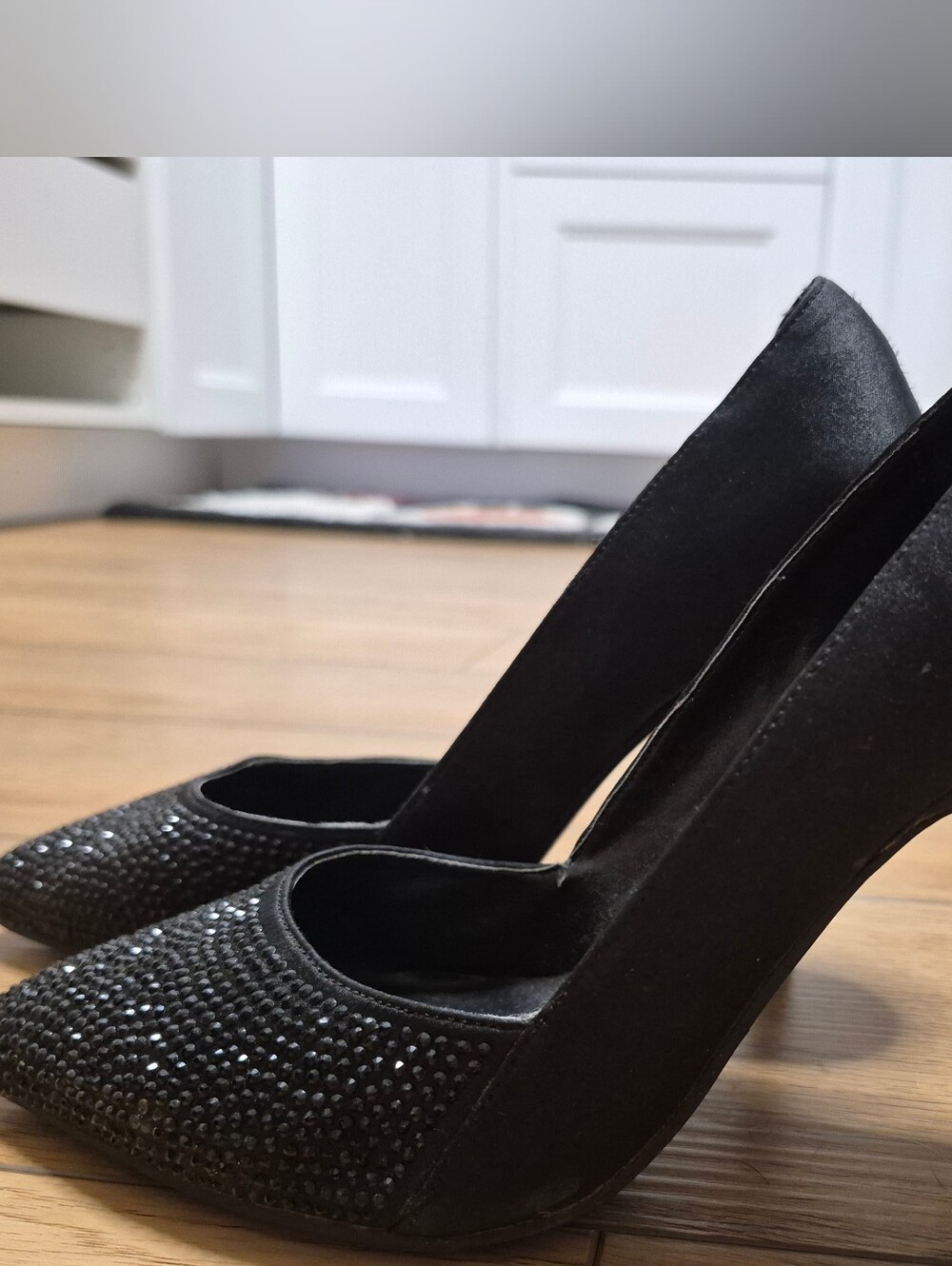 le chateau Black Crystal Toe High Heels